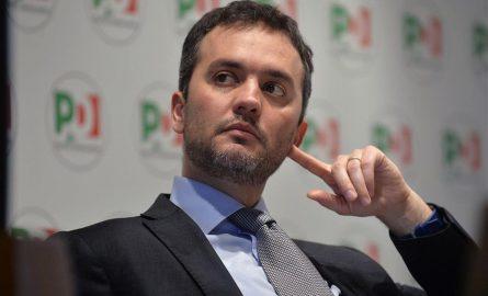 Io mi chiedo se una persona normale dopo una figura di m…... Io mi chiedo se una persona normale dopo una figura di m…...