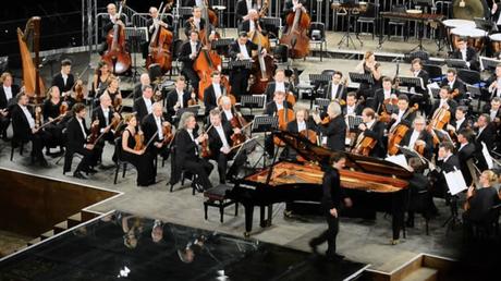 Orchestra Filarmonica di San Pietroburgo al Teatro San Carlo Orchestra Filarmonica di San Pietroburgo al Teatro San Carlo