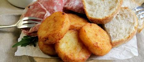 Frittelle di patate e cipolle Ricetta frittelle di patate e cipolle