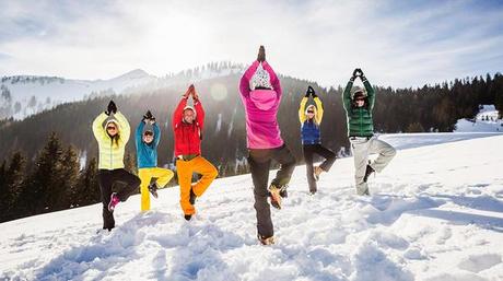 Yoga sulla neve: quando il benessere va in montagna Yoga sulla neve: quando il benessere va in montagna