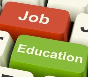 Disoccupazione giovanile: per combatterla arriva il tutor scolastico Job-Education-Keyboard-640x640-300x264