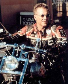 IL GIUBBOTTO DI MICKEY ROURKE IL GIUBBOTTO DI MICKEY ROURKE