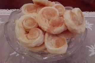 Ventagli di pasta sfoglia dolci Ventagli di pasta sfoglia dolci