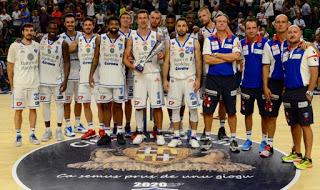 Signore e signori la Dinamo... Signore e signori la Dinamo...
