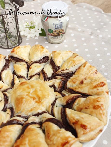 Intreccio di sfoglia con crema di nocciole da forno Intreccio di sfoglia con crema di nocciole da forno