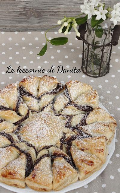 Intreccio di sfoglia con crema di nocciole da forno Intreccio di sfoglia con crema di nocciole da forno