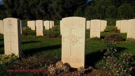 Il cimitero militare di Siracusa Il cimitero militare di Siracusa