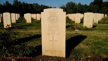 Il cimitero militare di Siracusa Il cimitero militare di Siracusa