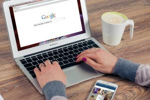 Cos’è un blog, a cosa serve e come usarlo Cos'è un blog? Un blog è un'insieme di contenuti che possono essere raggiunti sui motori di ricerca dopo essere stati ottimizzati e pubblicati.