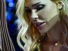 Ilary Blasi rifatta seno dopo terzo figlio?