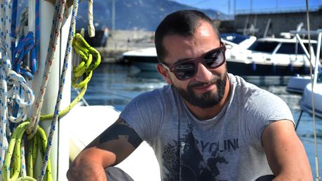Occhiali in legno: l’accessorio per un look naturale Occhiali in legno: l’accessorio per un look naturale
