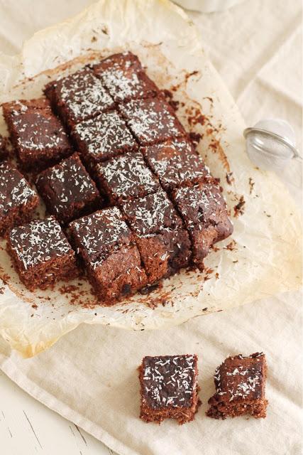 Quadrotti al caffè con cacao e cocco Quadrotti al caffè con cacao e cocco