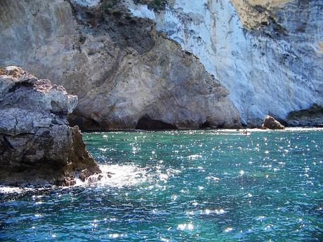 5 Motivi per visitare Ponza Traghetti per Ponza