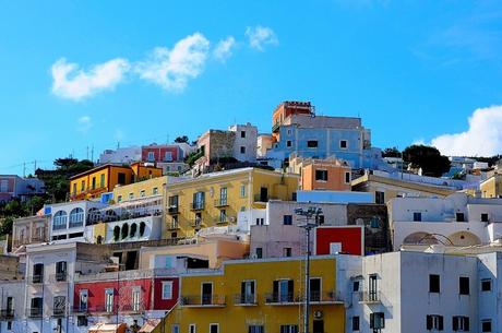5 Motivi per visitare Ponza Traghetti per Ponza