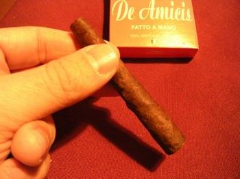 Un sigaro di compagnia: il De Amicis di Amazon Cigars & Tobacco