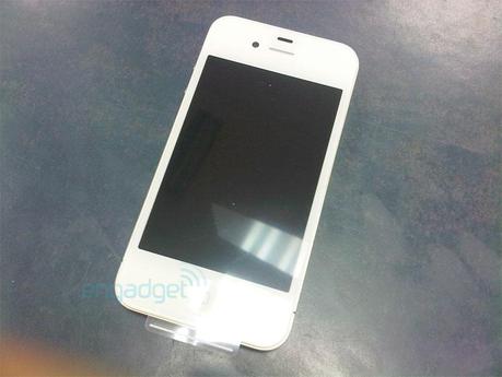 apple white iphone 4 vodafone1 iPhone 4 Bianco esiste ed arriverà a breve!