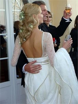 Natasha Poly sposa in Givenchy