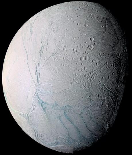 Encelado, strato caldo sotto la coperta di ghiaccio Encelado, strato caldo sotto la coperta di ghiaccio