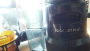 Slow juice, estratto o cibo vivo: la rivoluzione in un bicchiere Slow juice, estratto o cibo vivo: la rivoluzione in un bicchiere