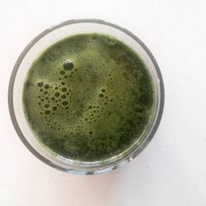 Slow juice, estratto o cibo vivo: la rivoluzione in un bicchiere Slow juice, estratto o cibo vivo: la rivoluzione in un bicchiere