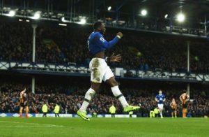 Premier League: Cahill lancia il Chelsea; pari tra City e Liverpool Premier League: Cahill lancia il Chelsea; pari tra City e Liverpool