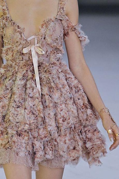 TREND ALERT: FRILLS & RUFFLES TREND ALERT: FRILLS & RUFFLES