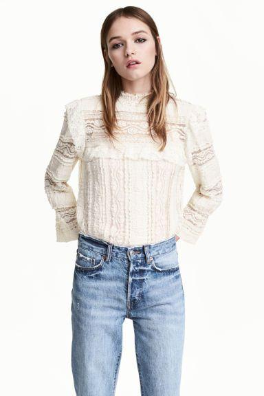 TREND ALERT: FRILLS & RUFFLES TREND ALERT: FRILLS & RUFFLES