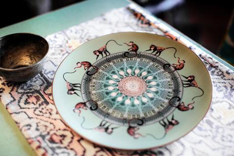 COSTANTINOPOLI, LA NUOVA COLLEZIONE DI PIATTI DI LES OTTOMANS COSTANTINOPOLI, LA NUOVA COLLEZIONE DI PIATTI DI LES OTTOMANS