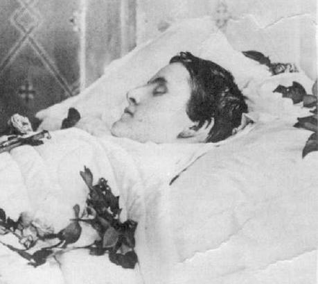 La sigaretta assassina di Matilde d’Asburgo, promessa sposa di Umberto I La sigaretta assassina di Matilde d’Asburgo, promessa sposa di Umberto I