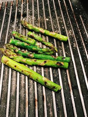Gnocchi di robiola al tartufo con guanciale e asparagi grigliati per il Calendario del Cibo Italiano Gnocchi di robiola al tartufo con guanciale e asparagi grigliati per il Calendario del Cibo Italiano