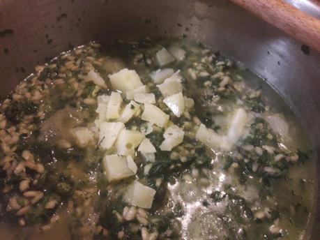 Risotto alle ortiche con Asiago mezzano Risotto alle ortiche con Asiago mezzano