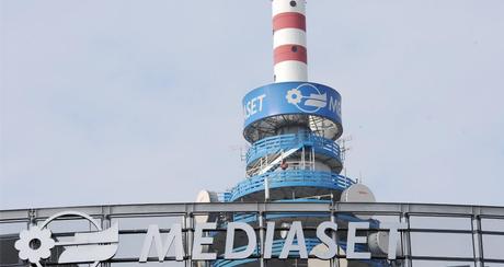 Mediaset, rosso di 294,5 mln nel 2016, pesa vicenda Vivendi. Mediaset, rosso di 294,5 mln nel 2016, pesa vicenda Vivendi.