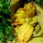 Frittura salata di fiori di zucca o acacia Frittura salata di fiori di zucca o acacia