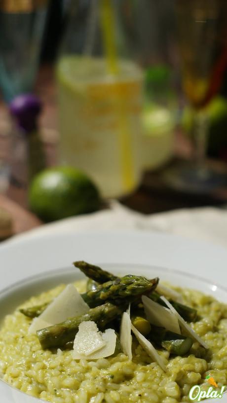 Risotto con asparagi e scaglie di parmigiano reggiano Risotto con asparagi e scaglie di parmigiano reggiano