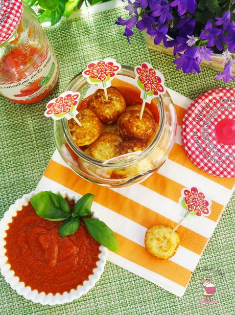 Polpette di ricotta con salsa ketchup homemade Polpette di ricotta con salsa ketchup homemade
