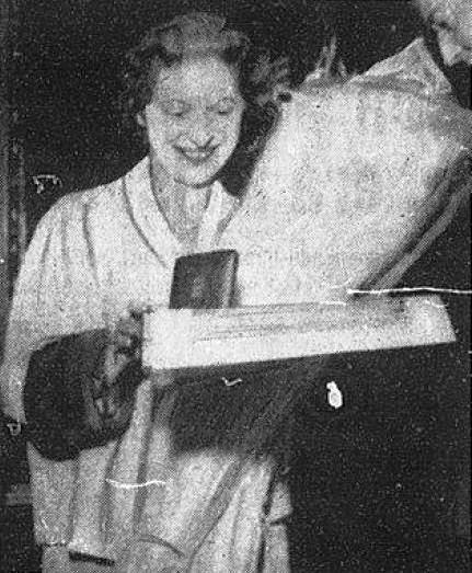 Tutti pazzi per Piera Bollito, campionessa di dattilografia Tutti pazzi per Piera Bollito, campionessa di dattilografia