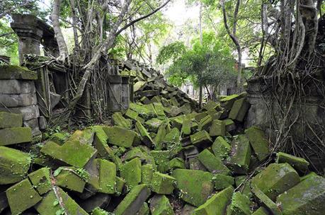 Viaggio in Cambogia alla ricerca dei templi perduti di Beng Mealea Viaggio in Cambogia alla ricerca dei templi perduti di Beng Mealea