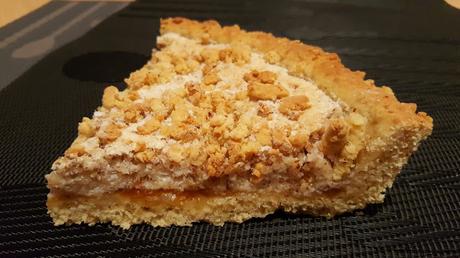 Crostata alle mandorle con farina di soia e meringata, ricetta di riciclo Crostata alle mandorle con farina di soia e meringata, ricetta di riciclo