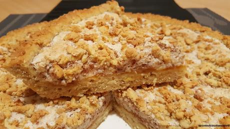 Crostata alle mandorle con farina di soia e meringata, ricetta di riciclo Crostata alle mandorle con farina di soia e meringata, ricetta di riciclo