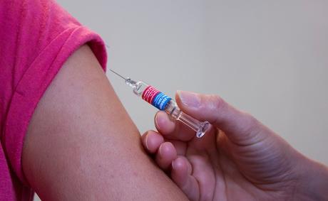 Dodici vaccini dai 0 ai 6 anni, arriva l’ok della Camera sull’obbligo a scuola Dodici vaccini dai 0 ai 6 anni, arriva l’ok della Camera sull’obbligo a scuola
