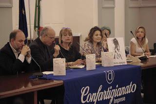 NAPOLI. Moda all’ombra del Vesuvio, occasione di confronto per far restare i talenti in Italia NAPOLI. Moda all’ombra del Vesuvio, occasione di confronto per far restare i talenti in Italia