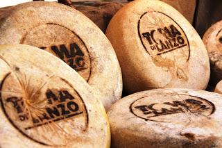 TORINO. La Mostra Regionale della toma di Lanzo e dei formaggi d’alpeggio ad Usseglio volano del turismo locale. TORINO. La Mostra Regionale della toma di Lanzo e dei formaggi d’alpeggio ad Usseglio volano del turismo locale.