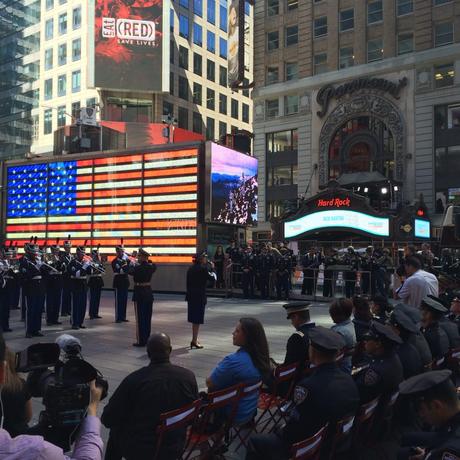 Viaggio a New York Manifestazione commemorativa Time Square
