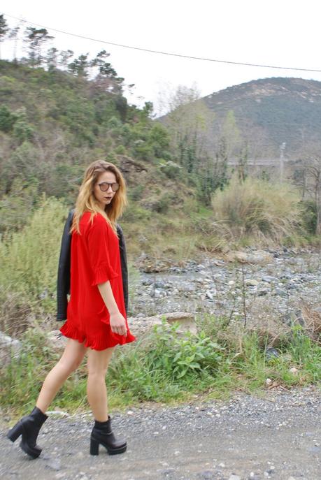 Stylewe. Rosso e nero. Stylewe. Rosso e nero.
