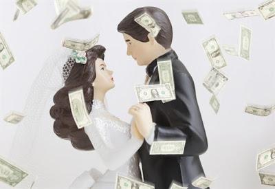 C'è crisi! Gli sposi chiedono prestiti per sposarsi... C'è crisi! Gli sposi chiedono prestiti per sposarsi...