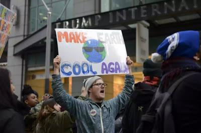 Trump annuncia l'uscita degli USA dall'accordo sul clima di Parigi Trump annuncia l'uscita degli USA dall'accordo sul clima di Parigi