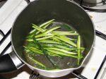 Risotto agli asparagi con dadolata di peperoni e zucchinette croccanti