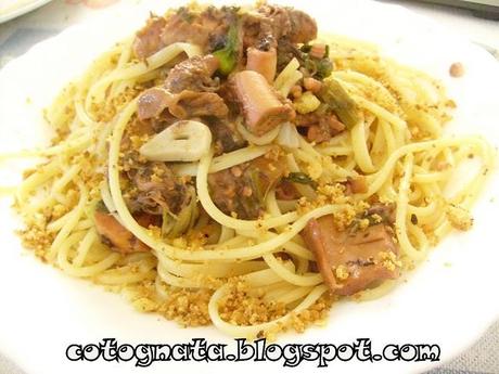 Spaghetti al polpo e granella ....Puglia