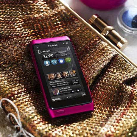 Arriva il Nokia N8 con colorazione rosa.