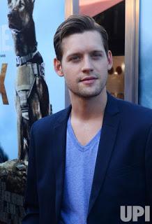 Luke Kleintank: the real hunk! Luke Kleintank: the real hunk!